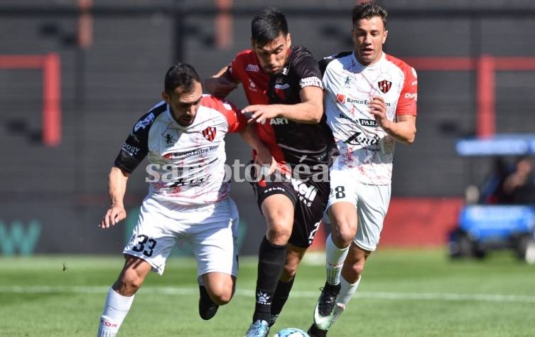 Colón comenzó el torneo con una derrota ante Patronato