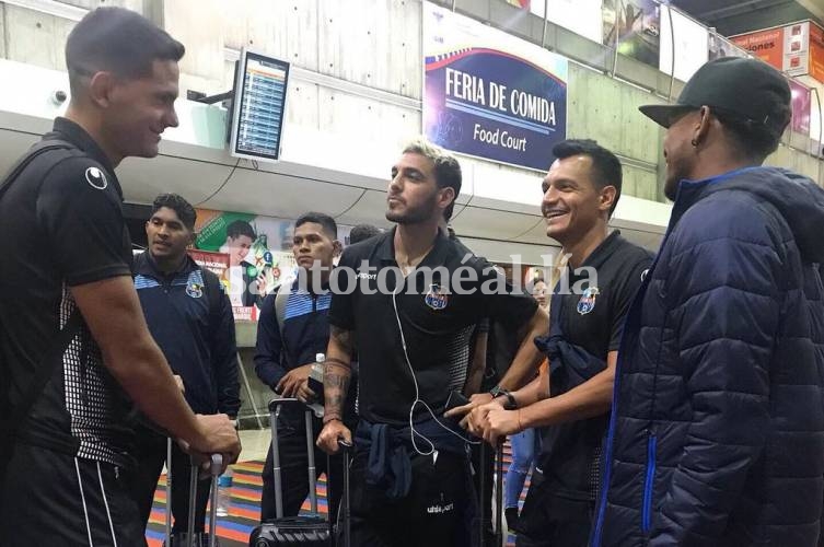 El plantel del Zulia perdió un avión y se retrasó su llegada a Santa Fe