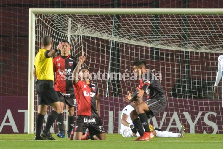 Colón se ilusiona con extender la buena racha en Avellaneda