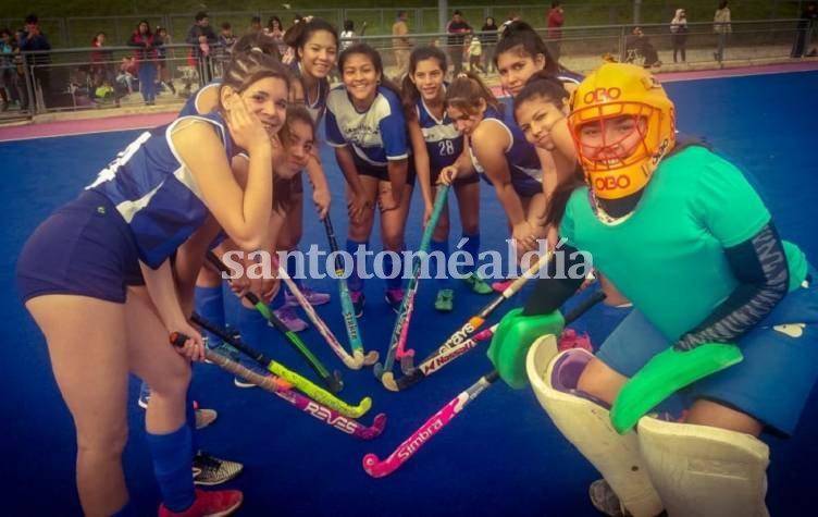 El hockey femenino de Atenas ya cuenta con dos años de actividad.(Foto: Gentileza Club Atenas)