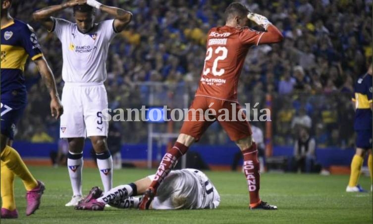 VIDEO. La escalofriante triple fractura que sufrió un jugador de la Liga de Quito ante Boca