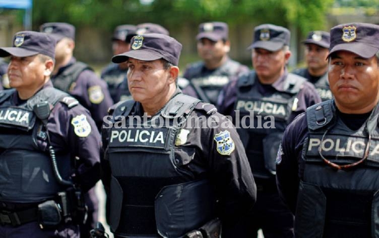 El Salvador despliega una patrulla fronteriza financiada por EE.UU. para frenar la migración.