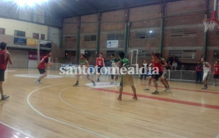 Unión Santo Tomé recuperó la punta en la zona A2