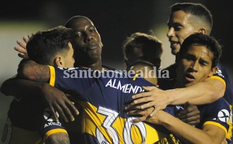 Boca venció a Defensa y Justicia y sigue siendo único líder