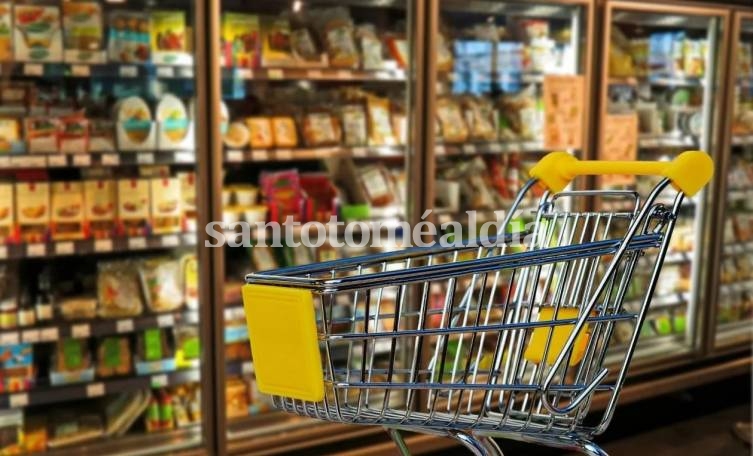 Alimentos y artículos de limpieza volvieron a aumentar y acumulan hasta tres subas desde las PASO