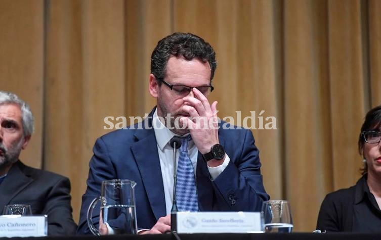 El Banco Central endurece más el cepo y restringe las operaciones con tarjeta en el exterior