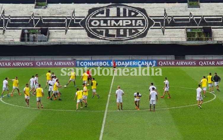 Colón entrenó en el estadio Manuel Ferreira. (Foto: Santotomealdia)