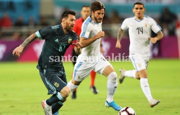 La selección Argentina cerró el año con un empate ante Uruguay 