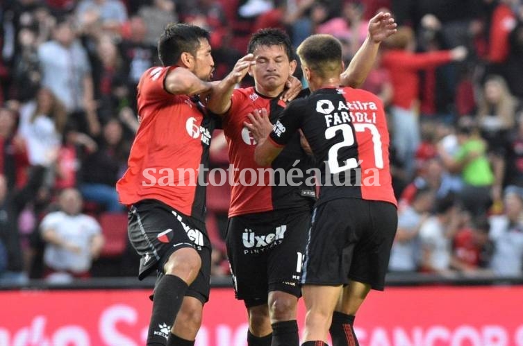 En un partidazo, Colón le ganó 3 a 2 a Estudiantes 