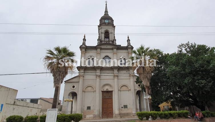 Las iglesias podrán abrir pero las misas deben esperar 