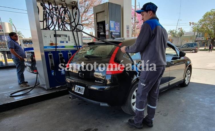 Luego de ocho meses, volvieron a aumentar los combustibles