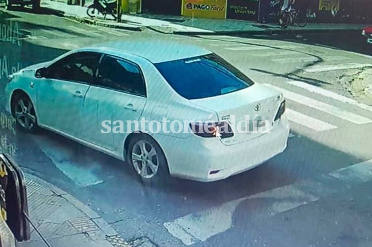 Santa Fe: Hallaron el auto que usaron los delincuentes que mataron al comerciante Hugo Oldani