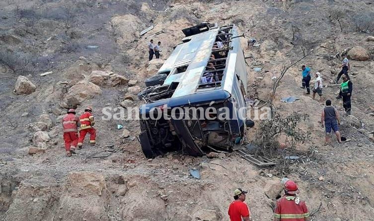 El accidente ocurrió en el norte de Perú. (Foto: AP)