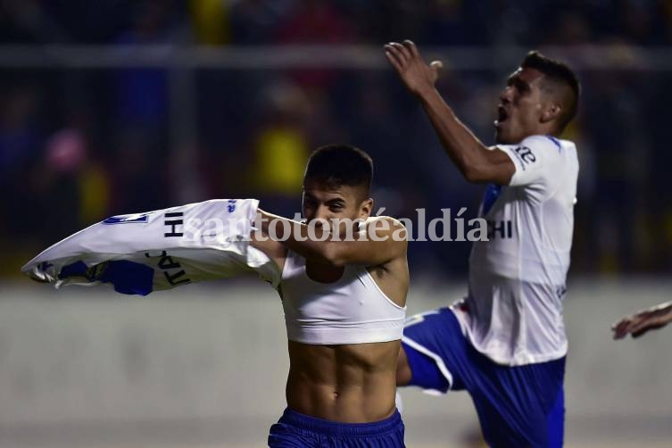Almada festeja el gol de la clasificación (Foto: AFP).