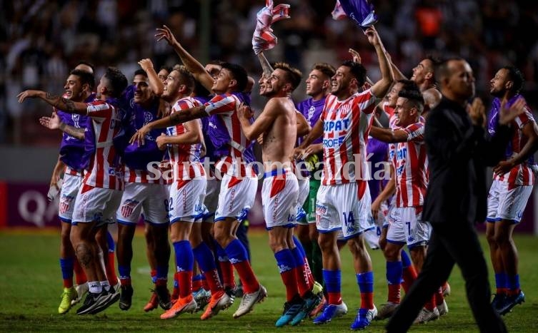 Sufriendo hasta el final, Unión eliminó al Mineiro y clasificó a la segunda fase