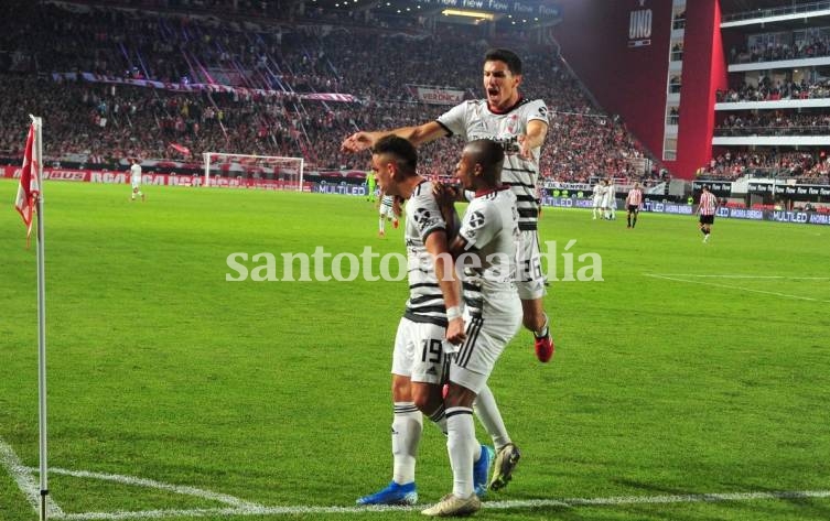 River le ganó a Estudiantes en La Plata y sigue su marcha rumbo al título