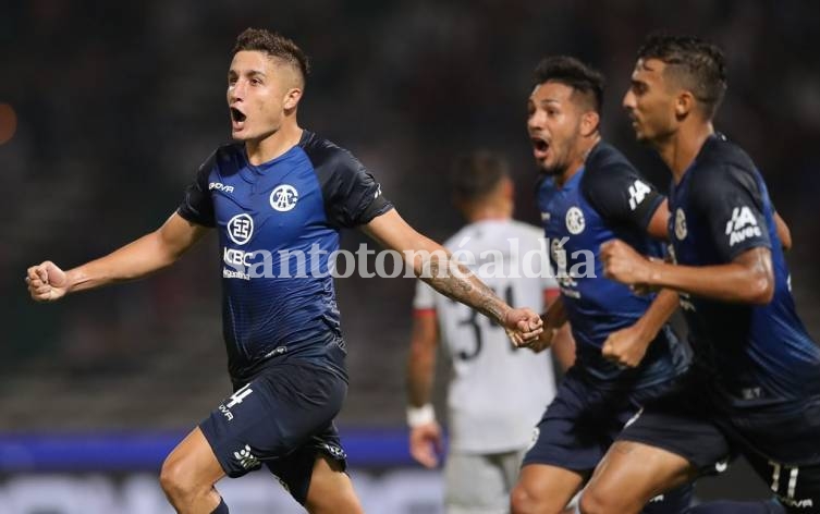 Colón perdió en Córdoba y no detiene la caída