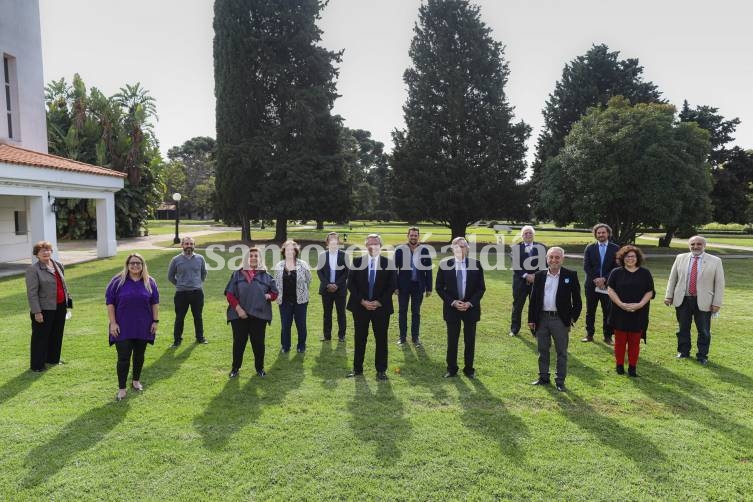 El Presidente se reunió con el comité de expertos médicos y científicos