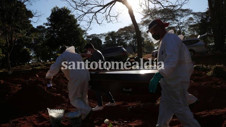 Brasil vuelve a superar las 1.000 muertes por coronavirus en un día y acumula más de 24.500 fallecidos