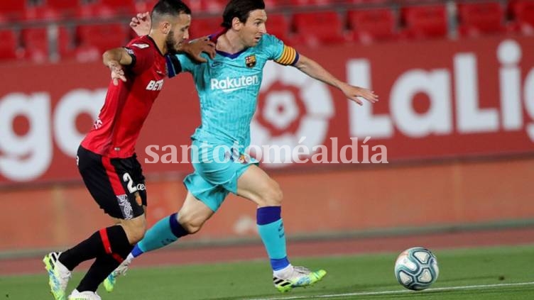 Messi volvió a jugar tras 98 días, convirtió y Barcelona goleó por la Liga de España