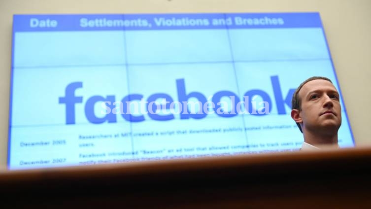 Facebook pierde miles de millones de dólares y el éxodo de anunciantes no se detiene