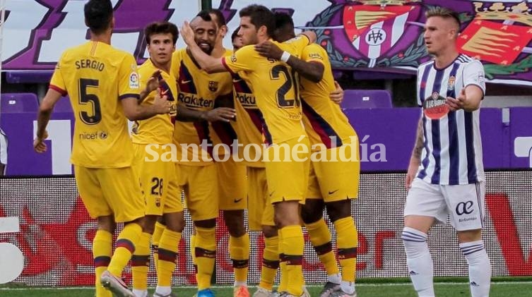 Barcelona venció con lo justo al Valladolid y sigue dando pelea en La Liga