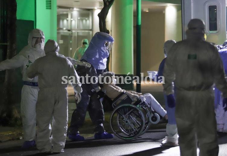 Confirman 153 muertes y 6.377 nuevos casos, la mayores cifras para una jornada