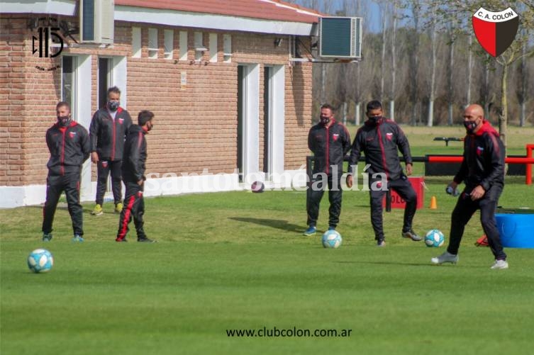 Colón volvió a los entrenamientos con dos lesionados