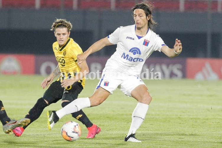 Tigre fue goleado por Guaraní y quedó a un paso de la eliminación