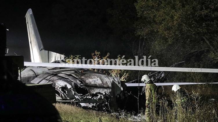 Una veintena de muertos al estrellarse un avión militar en el noreste de Ucrania