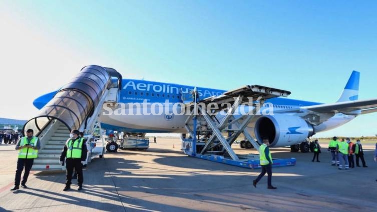 Vuelven los vuelos de cabotaje e internacionales y el transporte de larga distancia