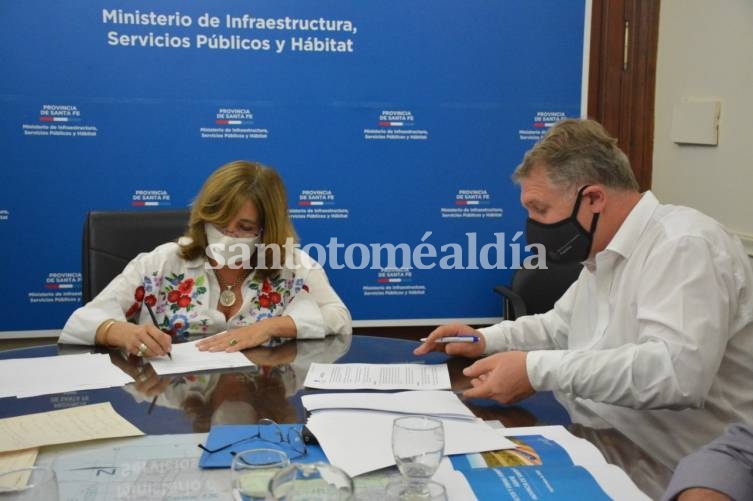 La provincia firmó un convenio con la Nación para desarrollar el Plan Circunvalar Ferroviario en Santa Fe y Rosario