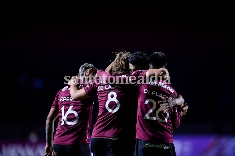 Agónica clasificación de Lanús en el Morumbí