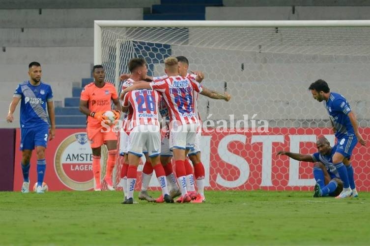 Unión dio vuelta la serie en Ecuador y se metió en octavos de la Sudamericana