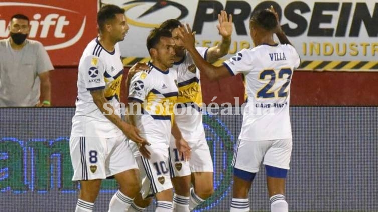Boca le ganó 2 a 0 a Newell´s en Rosario y lidera su zona con puntaje ideal