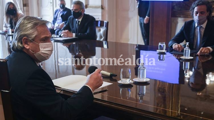 El Gobierno prevé empezar la vacunación en la primera quincena de enero