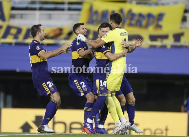 Boca se clasificó a cuartos tras derrotar a Inter de Porto Alegre en los penales