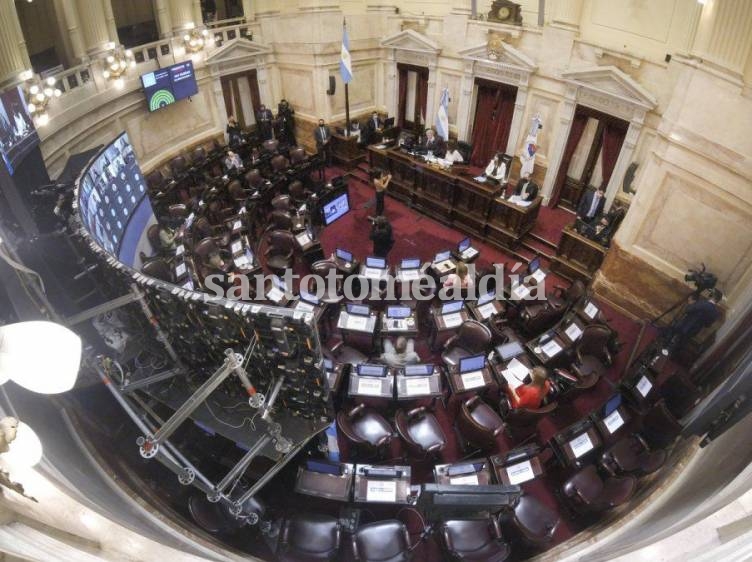 El Senado podría convertir hoy en ley la legalización del aborto, pero la paridad es total y la pelea, voto a voto