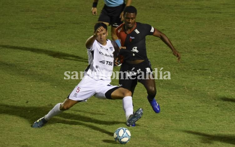 Colón venció a Cipolletti y avanzó en la Copa Argentina 