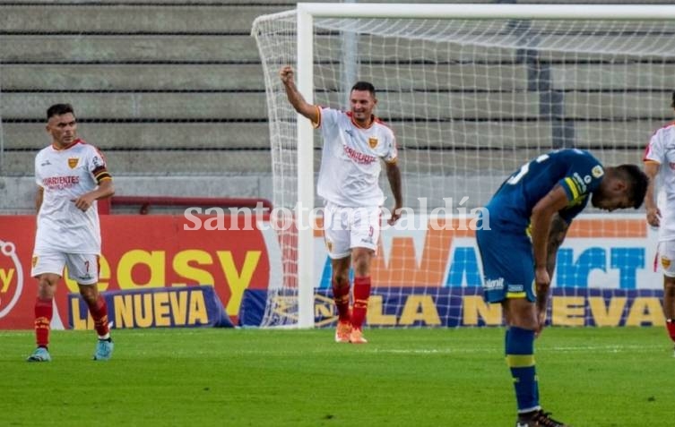 Boca Unidos goleó a Rosario Central y lo sacó de la Copa Argentina