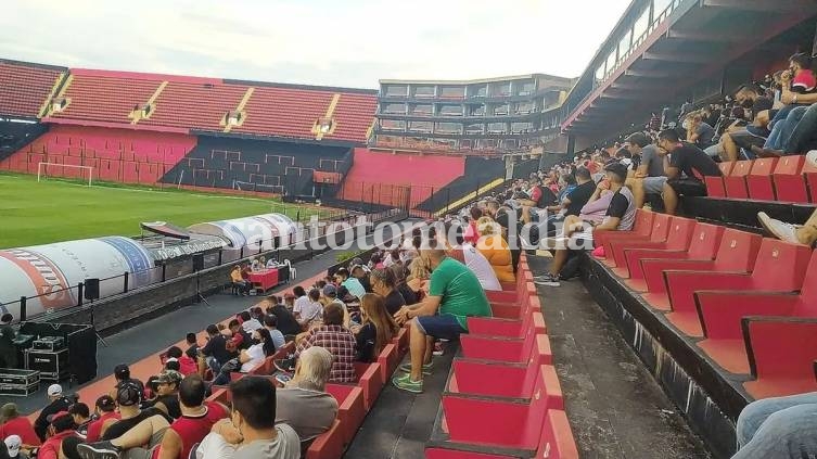 Final con incidentes en la Asamblea de Colón