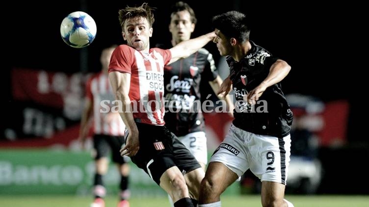 Colón visita a Estudiantes para seguir en la punta