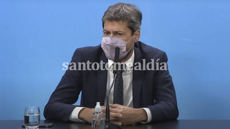 Lammens confirmó que no analizan la suspensión del fútbol