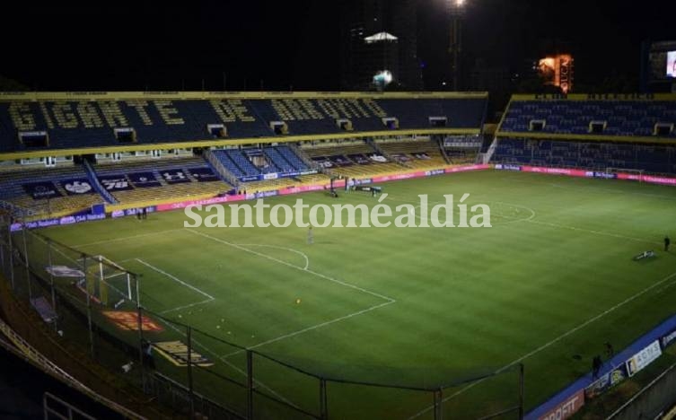 Finalmente, el clásico rosarino se jugará el domingo a las 21