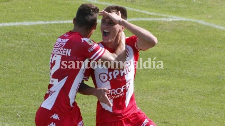 Unión le ganó a Defensa y Justicia sobre el final y se metió entre los cuatro