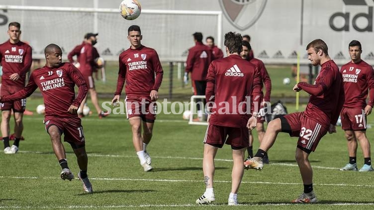 Al menos 10 jugadores de River dieron positivo de Covid a un día del superclásico