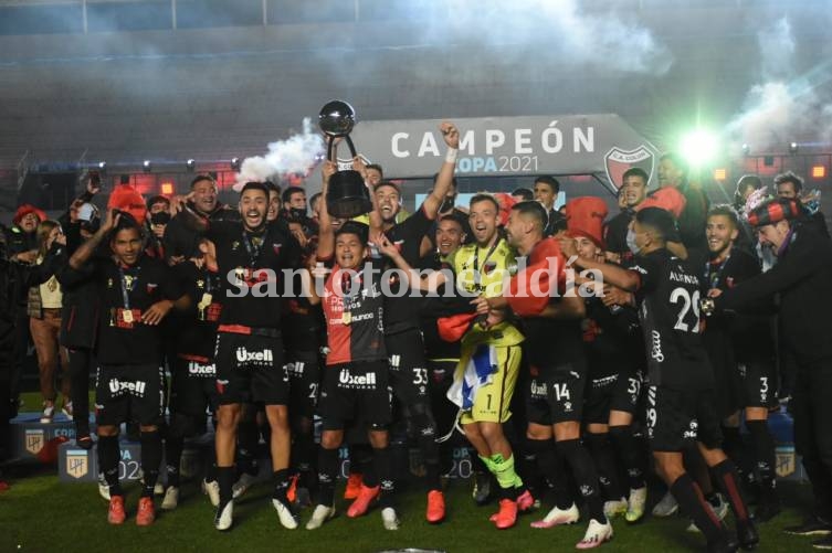 Colón saldó su deuda histórica: es campeón del fútbol argentino