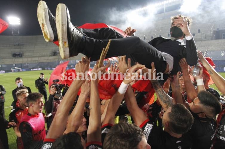 La continuidad de Domínguez, el primer tema a resolver por Colón