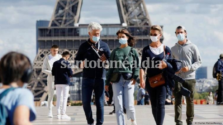 Francia pone fin al uso obligatorio del barbijo al aire libre