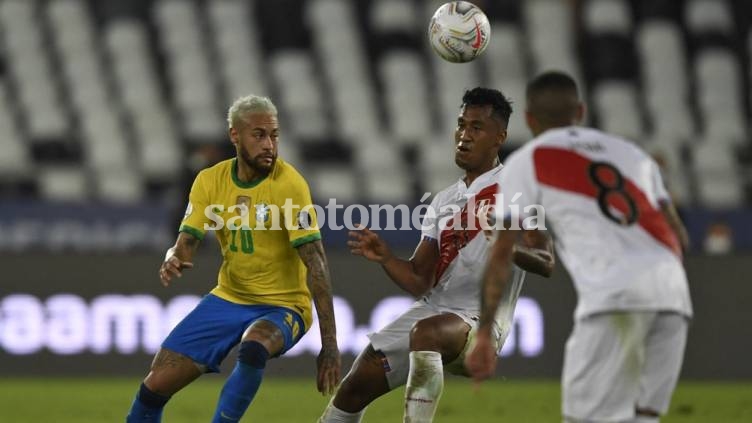 Brasil y Perú definen el primer finalista de la Copa América